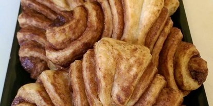 vegetarisch vegan essen gehen - zum Mitnehmen - knusprige Franzbrötchen für einen süßen Morgen - Ökotussi - Naturkost, Kaffeekultur & Lebensfreude