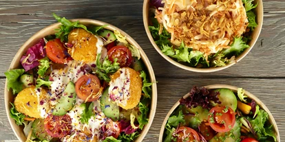 vegetarisch vegan essen gehen - Anlass: Gruppen - Deutschland - Nugget Salad, Garden Salad und Cole Slaw  - Swing Kitchen 