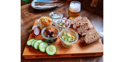 vegetarisch vegan essen gehen - zum Mitnehmen - Egelsbach - Vegane Brotzeitpalette - Paletti - Genussbar
