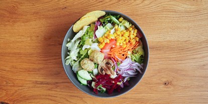vegetarisch vegan essen gehen - Tageszeiten: Mittag - Baden-Württemberg - Große Auswahl an Salaten - Burreatos