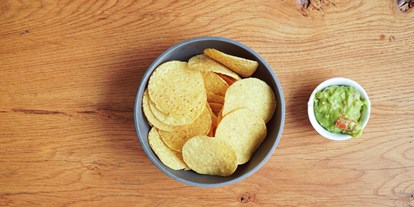 vegetarisch vegan essen gehen - Glutenfrei - Chips mit Dip - Burreatos