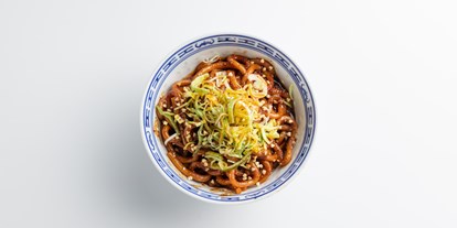 vegetarisch vegan essen gehen - PLZ 10179 (Deutschland) - Udon mit Tianshui Style  - CÀI Kitchen Berlin – Szechuan Vegan Bistro