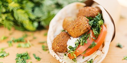 vegetarisch vegan essen gehen - Anlass: Geschäftsessen - Erding - Falafel im Wrap - Alexander Gretz