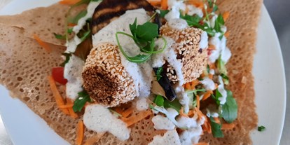 vegetarisch vegan essen gehen - Schwäbische Alb - Galette (Buchweizencrêpe) mit Linsentalern
und Rohkost - "Matisse" Crêperie & Bistro