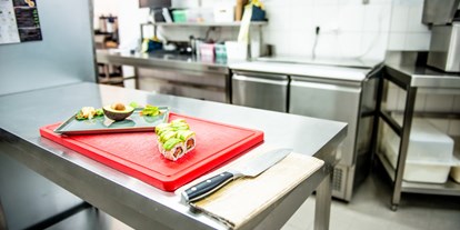 vegetarisch vegan essen gehen - Art der Küche: japanisch - SUSHIdeluxe Halle - Am Steintor | Blick in die Küche - SUSHIdeluxe