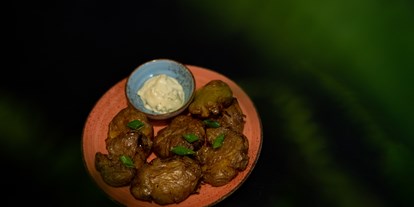 vegetarisch vegan essen gehen - Art der Küche: vietnamesisch - Sachsen - Crispy Potatoes mit Wasabi-Limetten-Aioli - neufneuf Bühnen Bistro