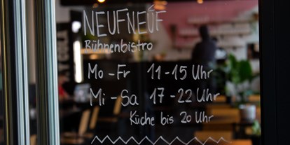 vegetarisch vegan essen gehen - Hunde willkommen - Deutschland - neufneuf Bühnen Bistro