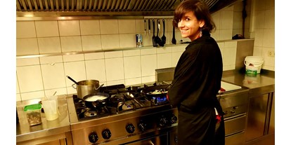 vegetarisch vegan essen gehen - Anlass: Gruppen - Taufkirchen (Landkreis München) - Lara in der Küche - Rosinante