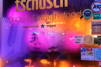 vegetarisches veganes Restaurant: All colours are beautiful! - café tschüsch
