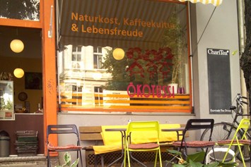 vegetarisches veganes Restaurant: Aussenansicht - Ökotussi - Naturkost, Kaffeekultur & Lebensfreude