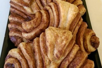 vegetarisches veganes Restaurant: knusprige Franzbrötchen für einen süßen Morgen - Ökotussi - Naturkost, Kaffeekultur & Lebensfreude