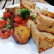 vegetarisches veganes Restaurant - Vorspeisenteller - LadenCafé Aha GmbH