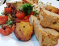 vegetarisches veganes Restaurant: Vorspeisenteller - LadenCafé Aha GmbH