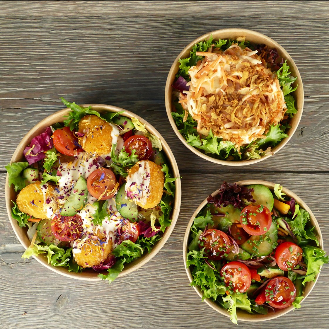 vegetarisches veganes Restaurant: Nugget Salad, Garden Salad und Cole Slaw  - Swing Kitchen 