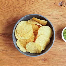 vegetarisches veganes Restaurant: Chips mit Dip - Burreatos