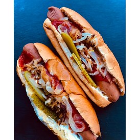 vegetarisches veganes Restaurant: Unsere veganen Hotdogs sind besser als jedes Schwedische Möbelhaus-Erlebnis! - Hope Fresh