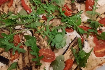 vegetarisches veganes Restaurant: Flammkuchen la toscane mit Ofengemüse - "Matisse" Crêperie & Bistro