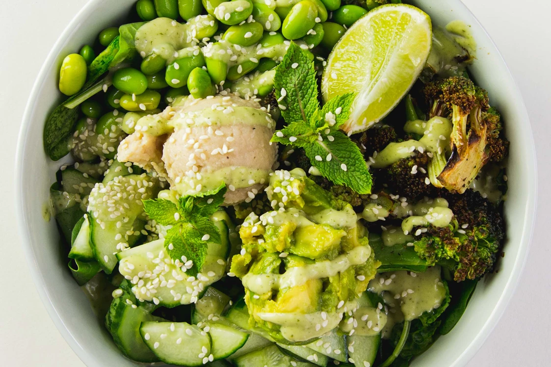 vegetarisches veganes Restaurant: green guatemala bowl - råbowls