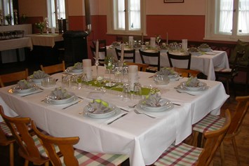 vegetarisches veganes Restaurant: Unser Saal für Feste mit bis zu 80 Personen - Gasthof Goldener Adler Mürsbach