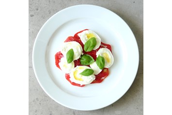 vegetarisches veganes Restaurant: Il Classico: Tomaten, Buffala, Basilikum - Devozione Pasta Bar