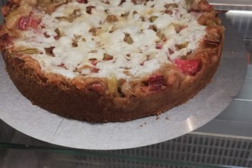 vegetarisches veganes Restaurant: Hausgemachte Kuchen und Torten aus unserer veganen Bäckerei - Würde und Wertschätzung