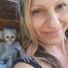 vegetarisches veganes Restaurant: Wir unterstützen unser Herzensprojekt die Vervet Monkey Foundation in Südafrika, wo Lisa als Volontärin vor Ort tätig war - V-Bandits