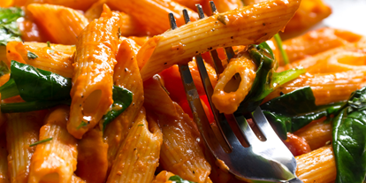 vegetarisch vegan essen gehen - Gewürze: Tomatenmark - Vegane Pasta alla Vodka