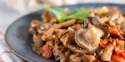 vegetarisch vegan essen gehen - Art der Küche: asiatisch - Gebratener Reis mit Austern Seitlingen