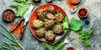 vegetarisch vegan essen gehen - Hülsenfrüchte: Lupinen - Vegetarische Kichererbsen Frikadellen mit Petersilkartoffeln